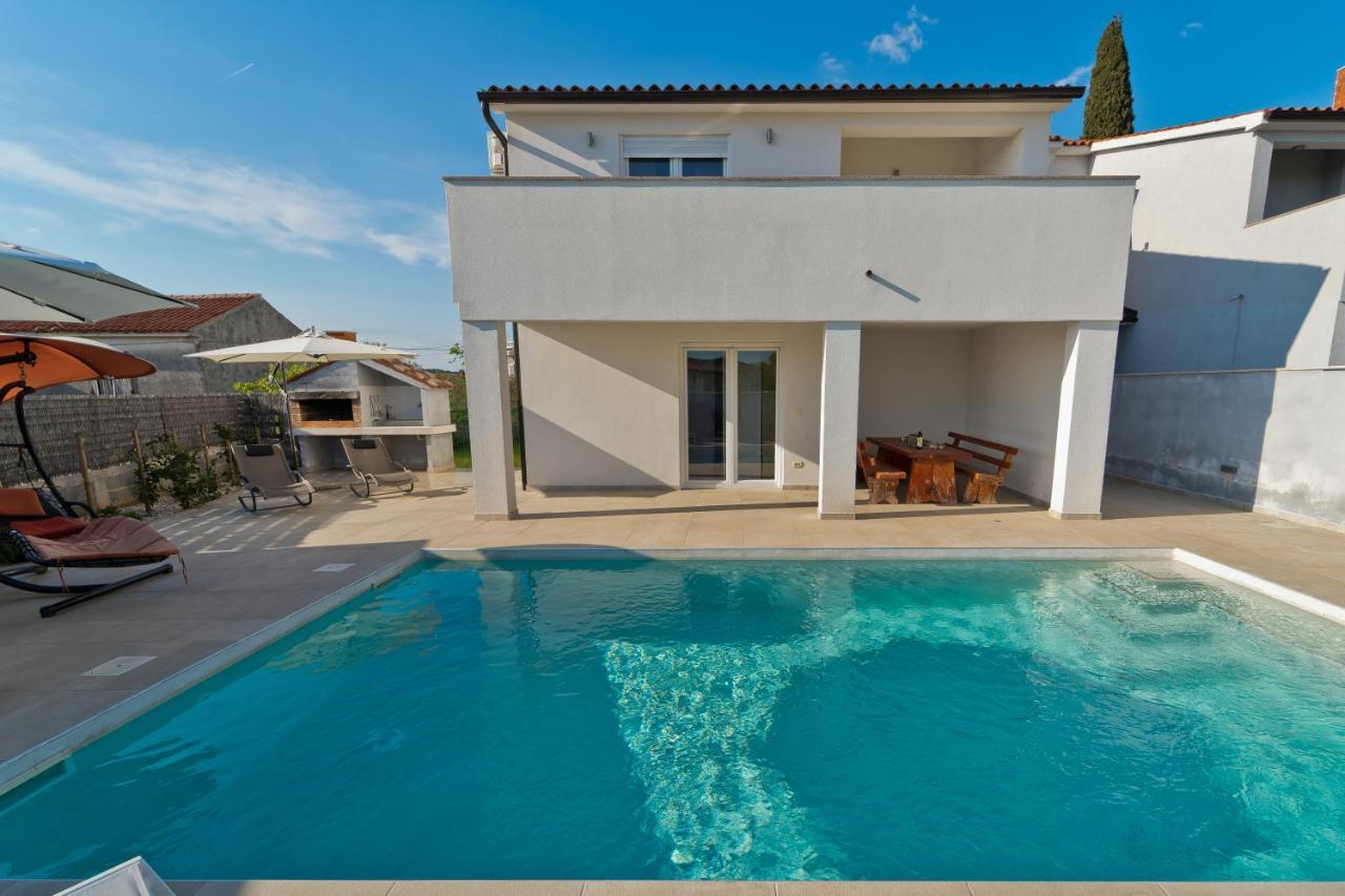 Villa Luka With Private Pool Near Pula Eksteriør billede